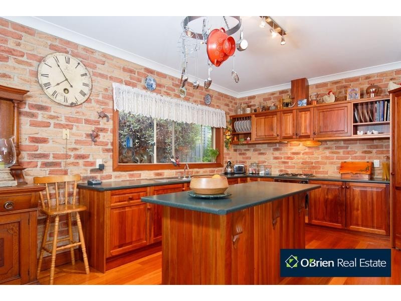 9 Moonbeam Close, Narre Warren South VIC 3805