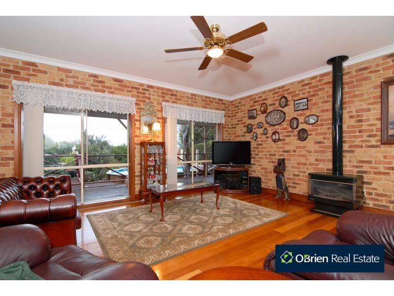 9 Moonbeam Close, Narre Warren South VIC 3805