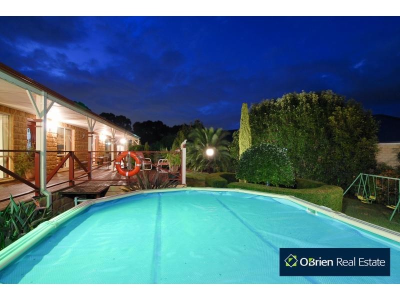 9 Moonbeam Close, Narre Warren South VIC 3805