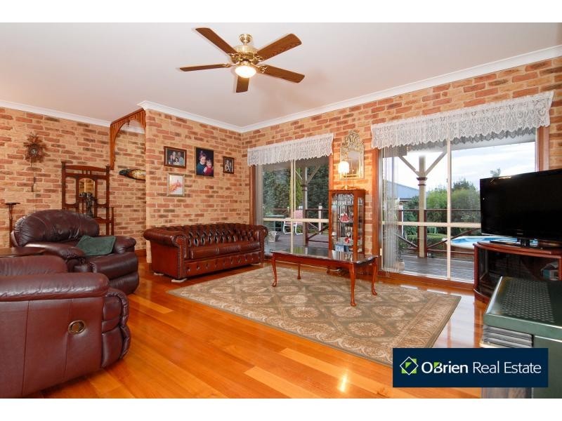 9 Moonbeam Close, Narre Warren South VIC 3805