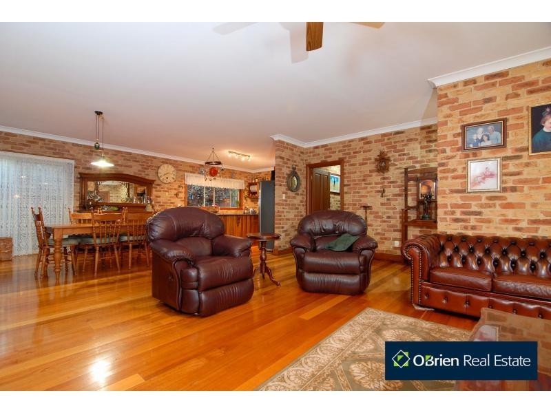 9 Moonbeam Close, Narre Warren South VIC 3805