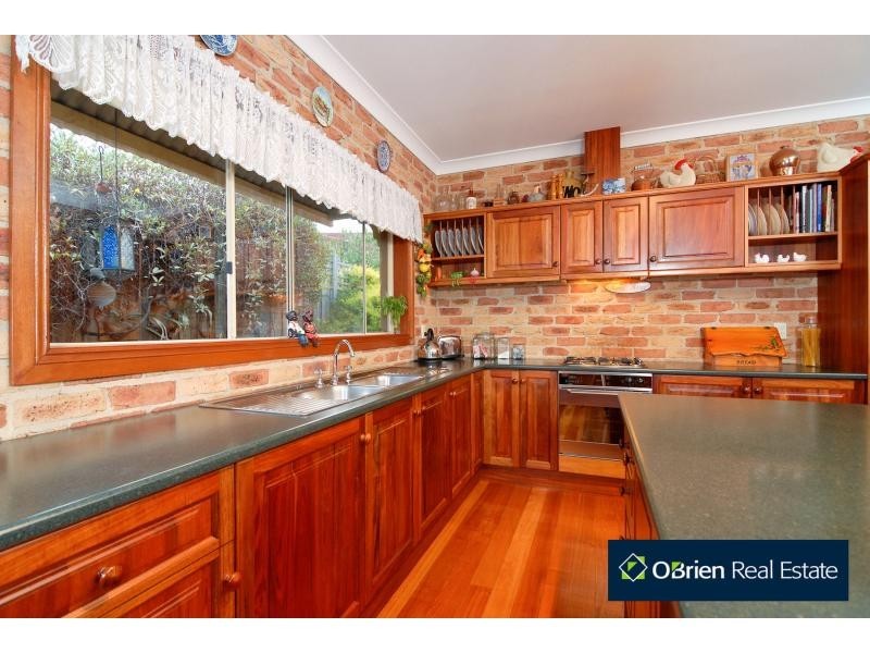 9 Moonbeam Close, Narre Warren South VIC 3805