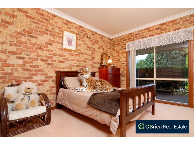 9 Moonbeam Close, Narre Warren South VIC 3805