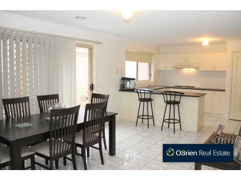 4 Athena Court, Cranbourne VIC 3977