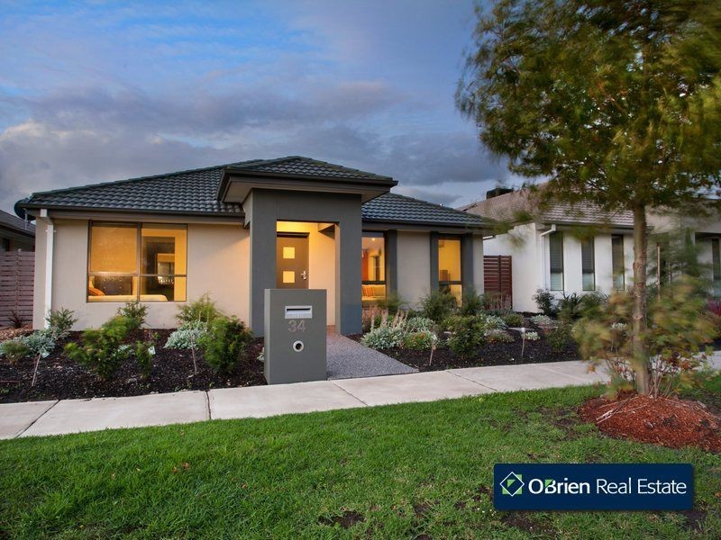 34 Cresthaven Boulevard, Berwick VIC 3806