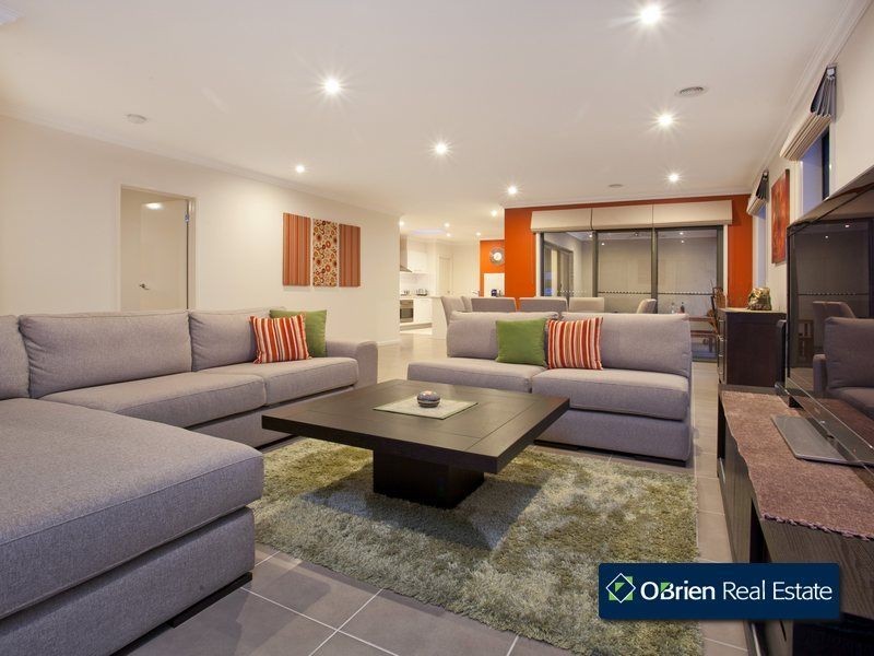 34 Cresthaven Boulevard, Berwick VIC 3806