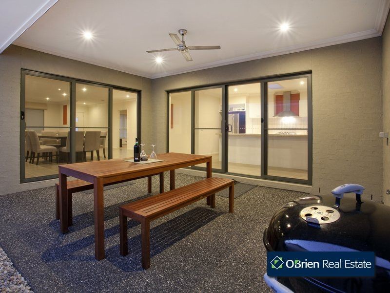 34 Cresthaven Boulevard, Berwick VIC 3806