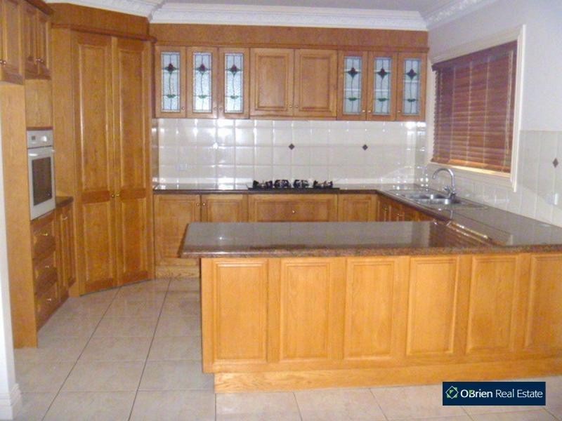 2 Ezard Court, Berwick VIC 3806