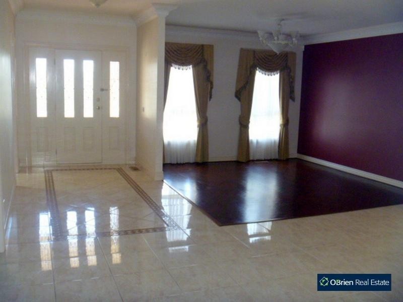 2 Ezard Court, Berwick VIC 3806