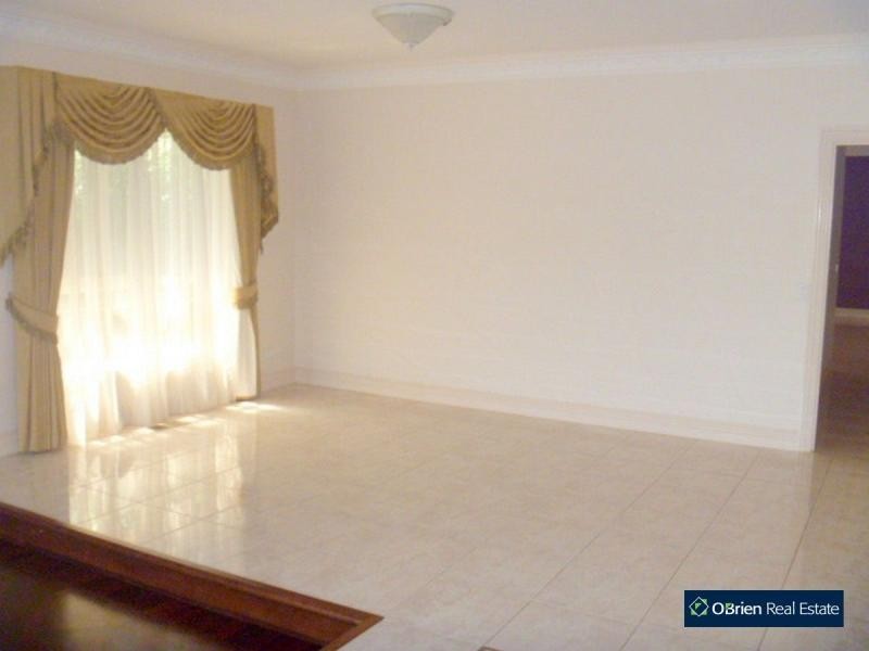 2 Ezard Court, Berwick VIC 3806