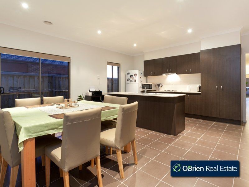 2 Illes Court, Berwick VIC 3806