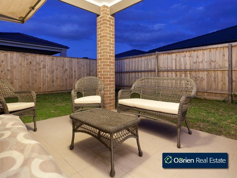 2 Illes Court, Berwick VIC 3806