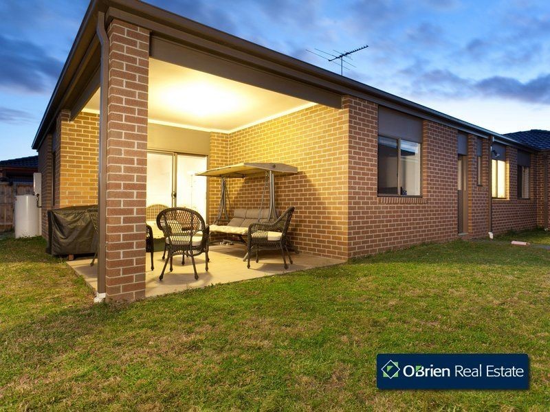 2 Illes Court, Berwick VIC 3806