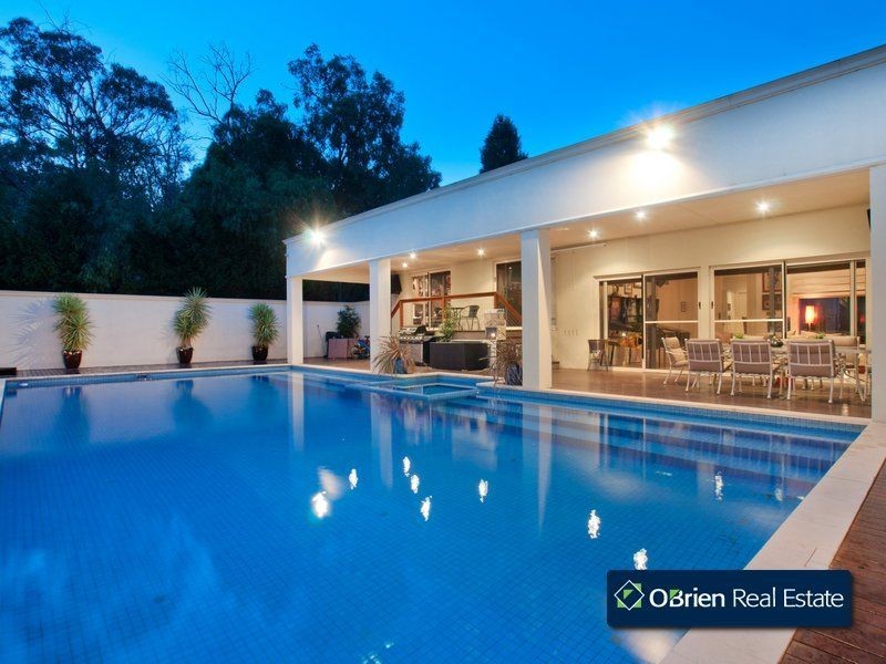 27 Candlebark Quadrant, Rowville VIC 3178