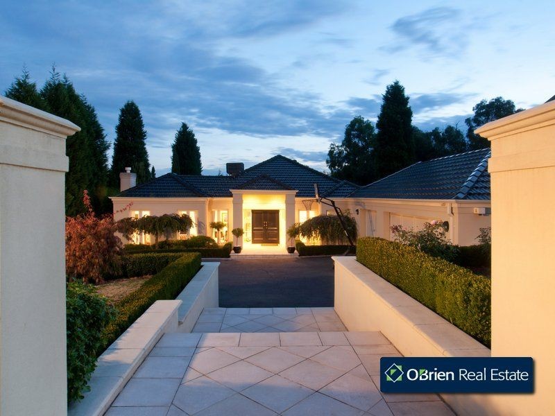 27 Candlebark Quadrant, Rowville VIC 3178