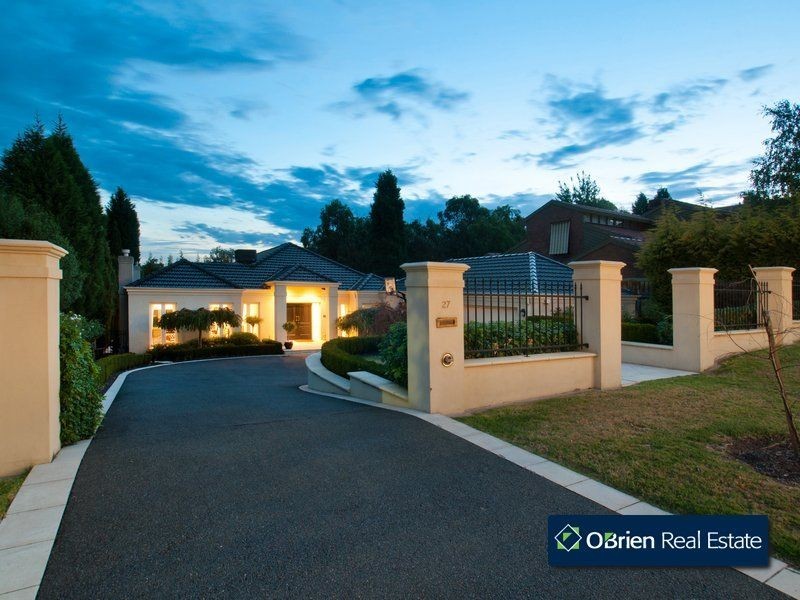 27 Candlebark Quadrant, Rowville VIC 3178
