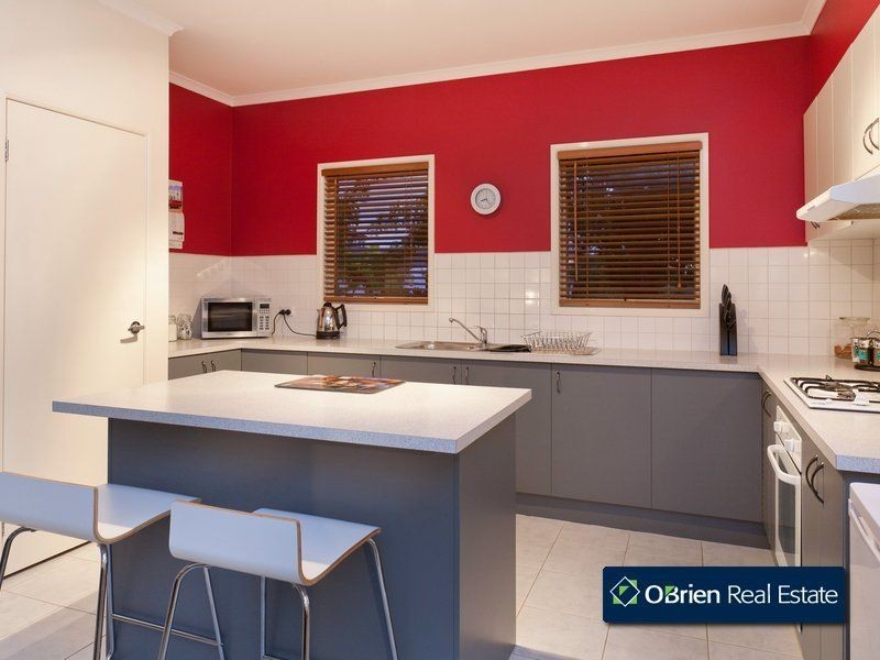 8 Gellibrand Close, Berwick VIC 3806