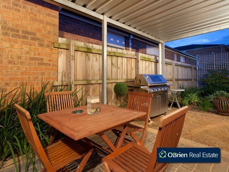 8 Gellibrand Close, Berwick VIC 3806