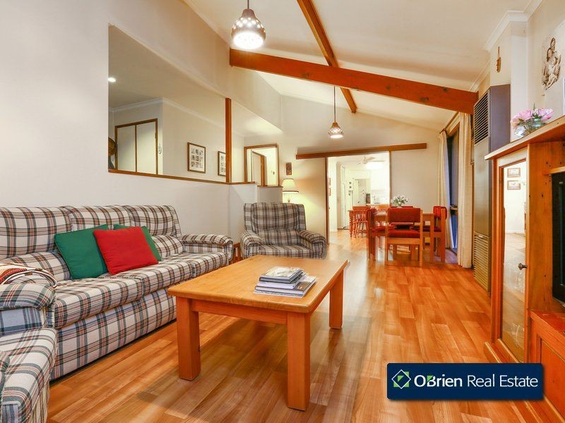 44 Ambleside Crescent, Berwick VIC 3806