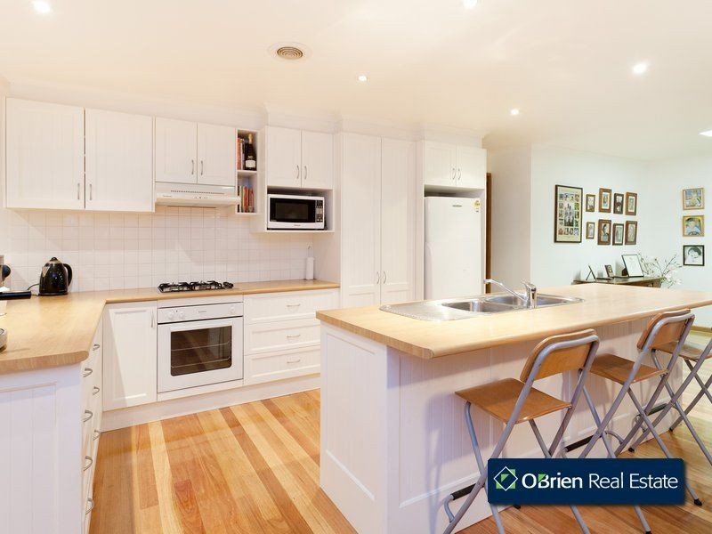 16 Neill Street, Berwick VIC 3806