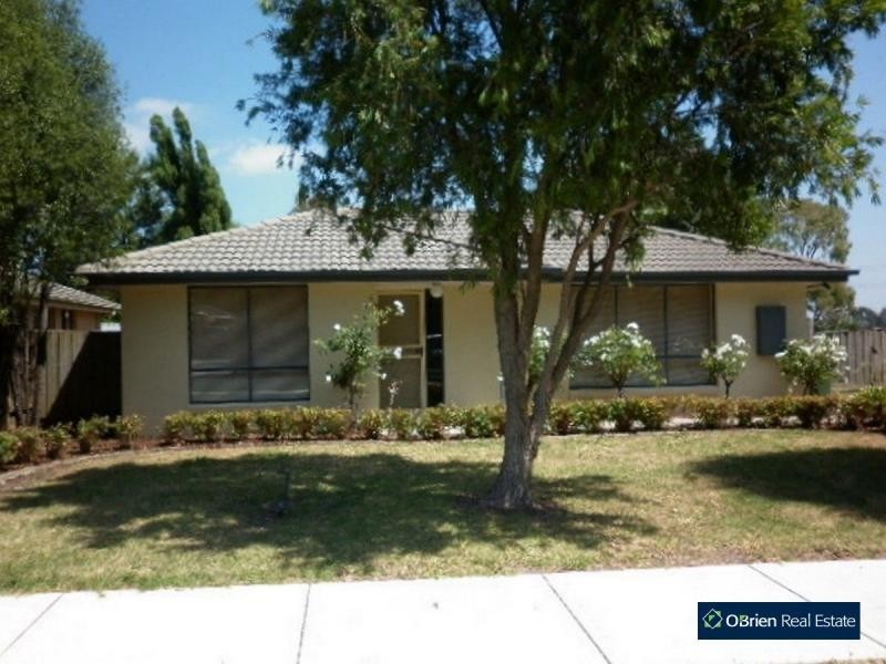 3 Ambleside Crescent, Berwick VIC 3806