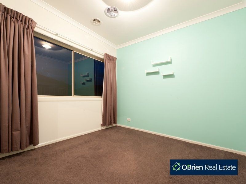 16 Esprit Avenue, Cranbourne North VIC 3977