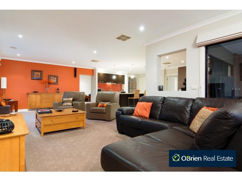 10 Champagne Grove, Narre Warren South VIC 3805