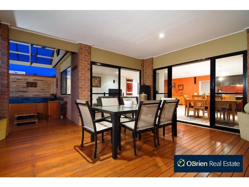 10 Champagne Grove, Narre Warren South VIC 3805