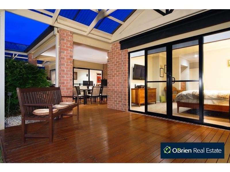 10 Champagne Grove, Narre Warren South VIC 3805