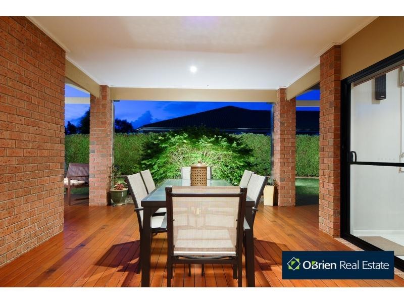 10 Champagne Grove, Narre Warren South VIC 3805