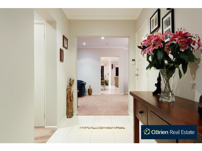 10 Champagne Grove, Narre Warren South VIC 3805