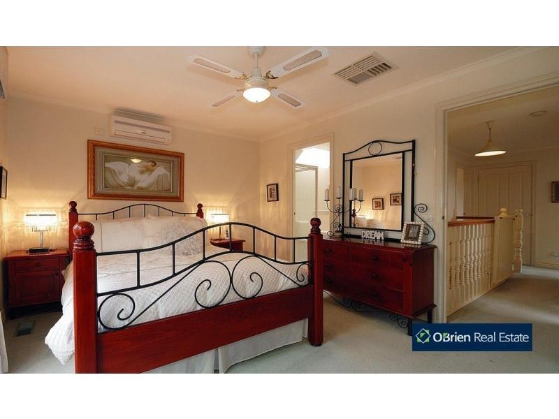 17 Wood Road, Narre Warren South VIC 3805