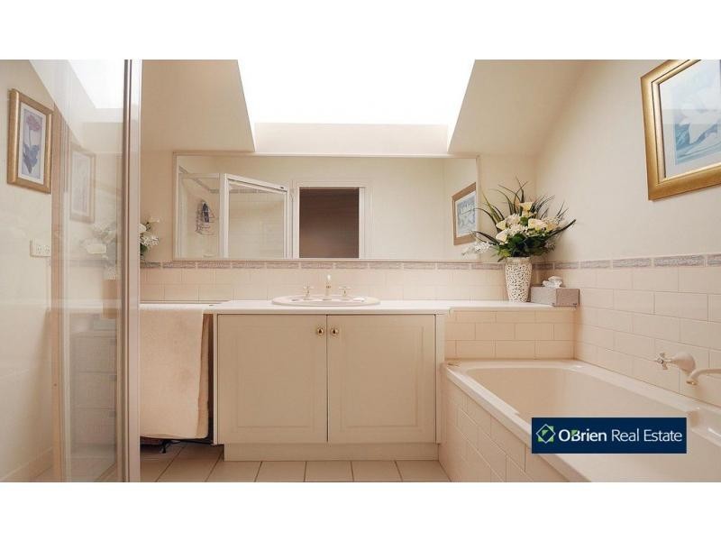 17 Wood Road, Narre Warren South VIC 3805