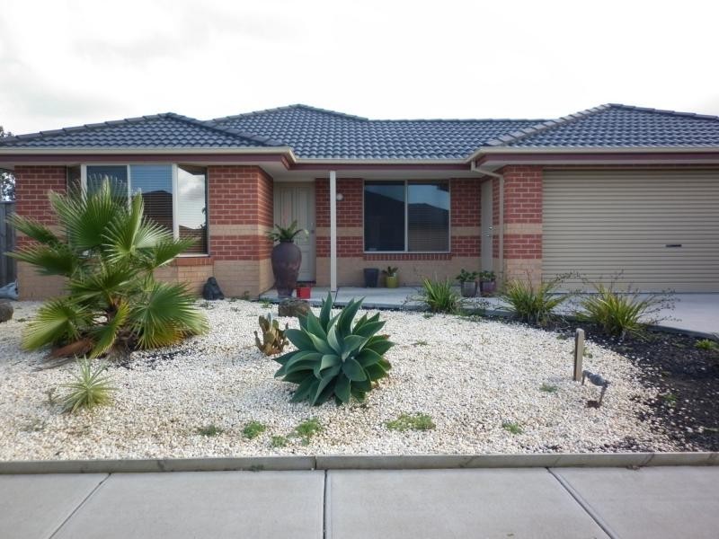 2 Marija Crescent, Berwick VIC 3806