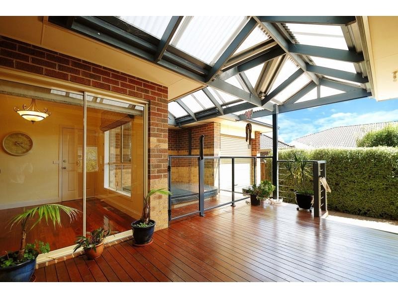 10 Whisken Way, Berwick VIC 3806