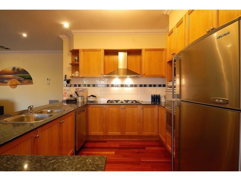 10 Whisken Way, Berwick VIC 3806