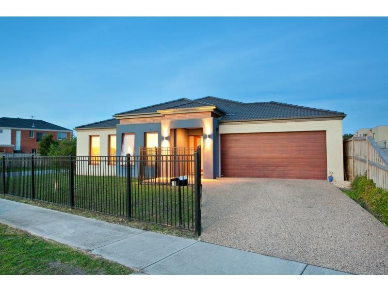 76 Moondarra Drive, Berwick VIC 3806