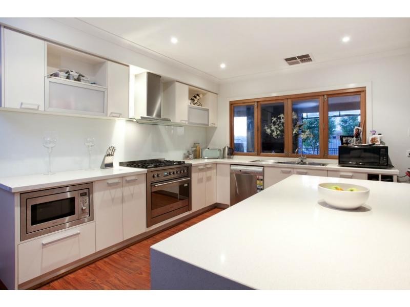 76 Moondarra Drive, Berwick VIC 3806