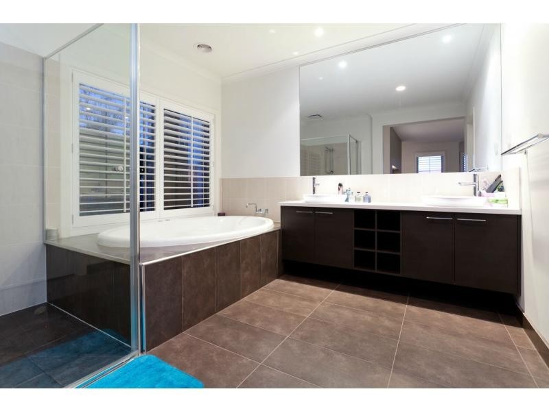 76 Moondarra Drive, Berwick VIC 3806