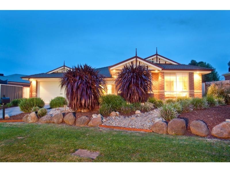 7 Balanka Court, Berwick VIC 3806