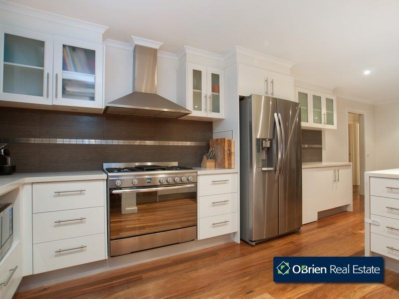 74 Quarry Hills Drive, Berwick VIC 3806