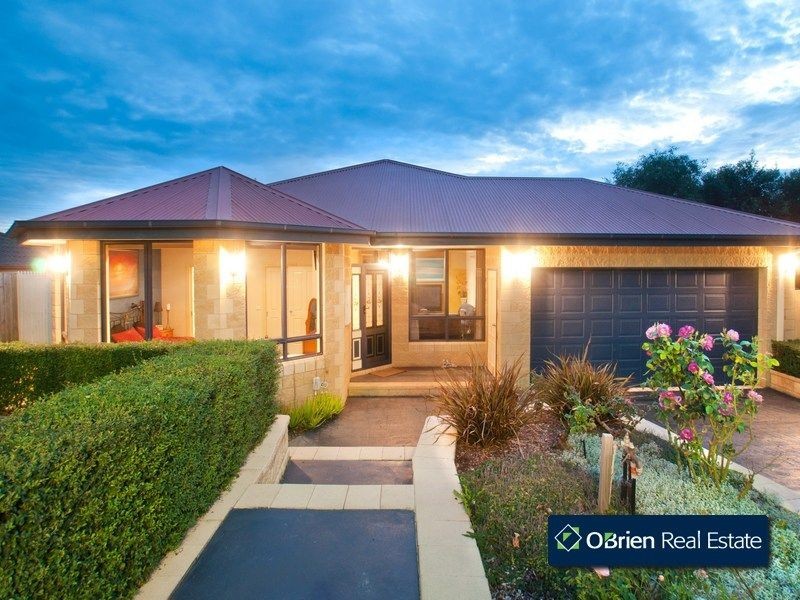 3 Cunneen Crescent, Berwick VIC 3806