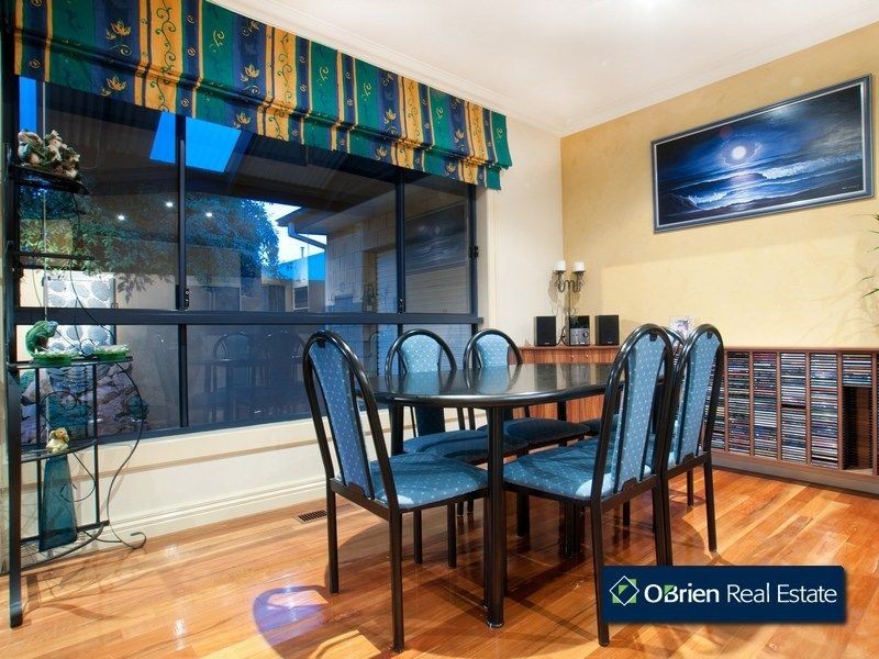 3 Cunneen Crescent, Berwick VIC 3806