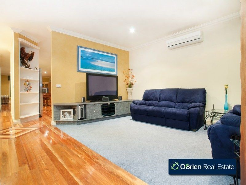 3 Cunneen Crescent, Berwick VIC 3806