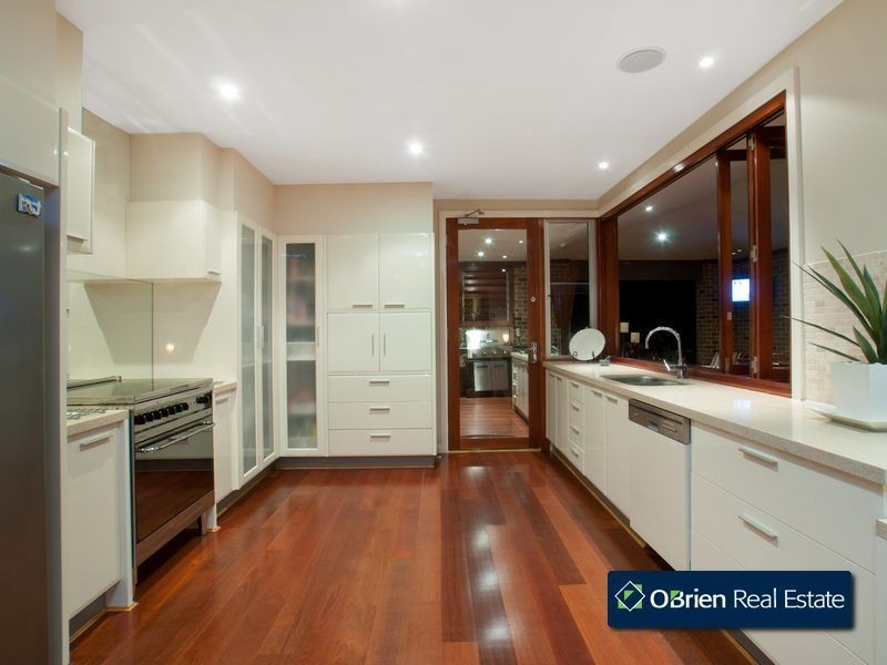 12 Lincoln Avenue, Berwick VIC 3806