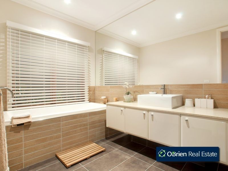 12 Lincoln Avenue, Berwick VIC 3806