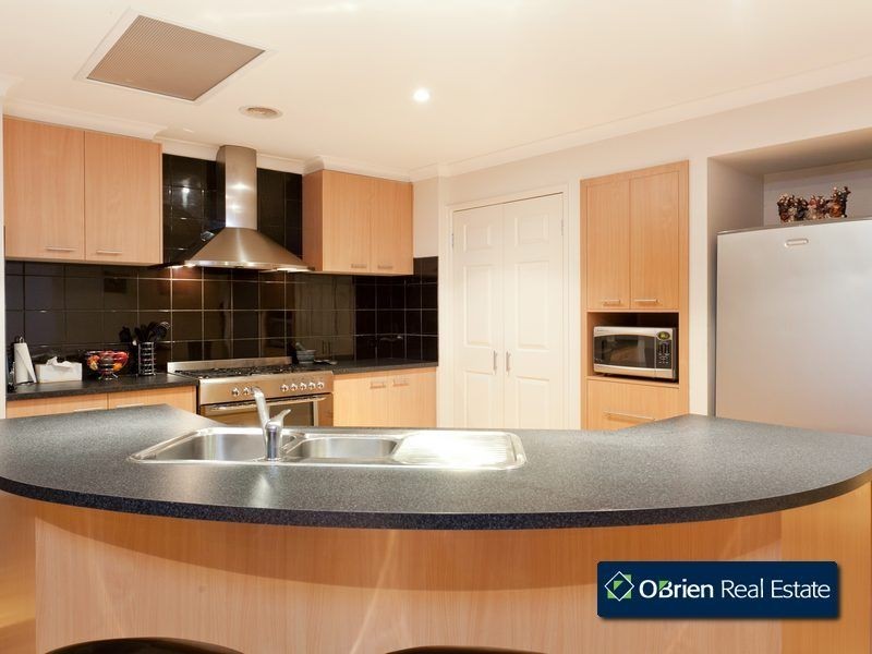 4 Sundial Court, Berwick VIC 3806