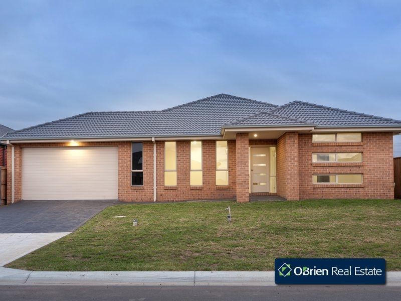 44 Cassowary Avenue, Pakenham VIC 3810