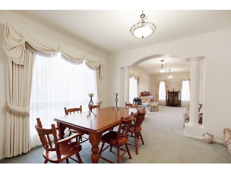 14 St John’s Wood, Berwick VIC 3806