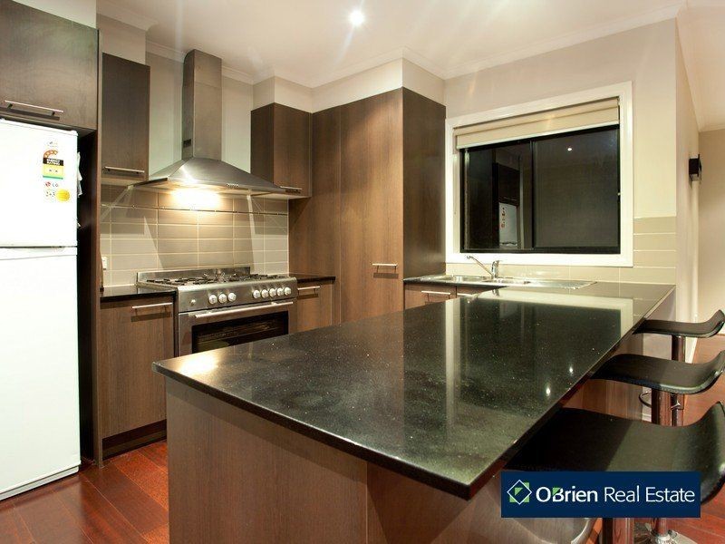 9 Grand Manor Drive, Berwick VIC 3806